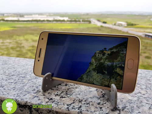 Lenovo Moto G5 Plus
