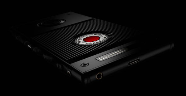 RED annuncia uno smartphone in titanio dal prezzo superiore ai 1500 Euro, si chiamerà Hydrogen One
