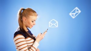 WhatsApp e Telegram battuti dagli SMS
