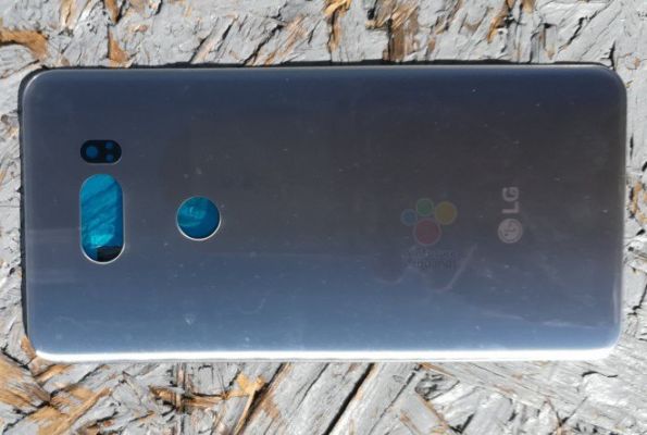 lg v30 retro