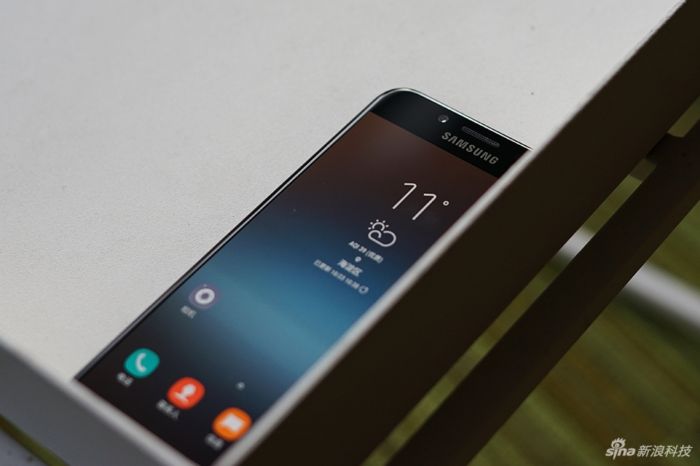 samsung-galaxy-c8-13