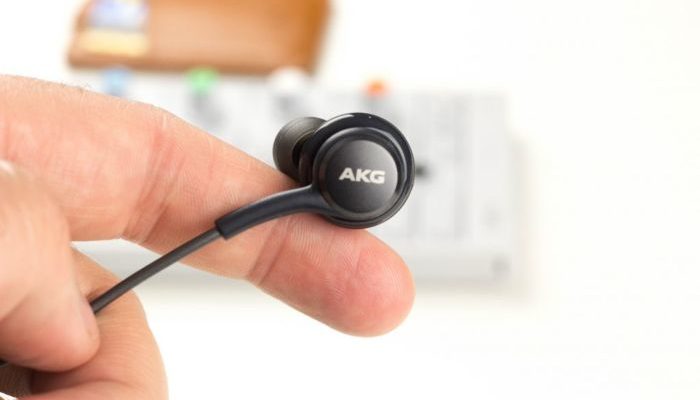 AKG Galaxy S9