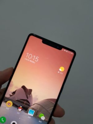 Incredibile Xiaomi Mi MIX 2s: design identico ad Apple iPhone X? - immagine 2