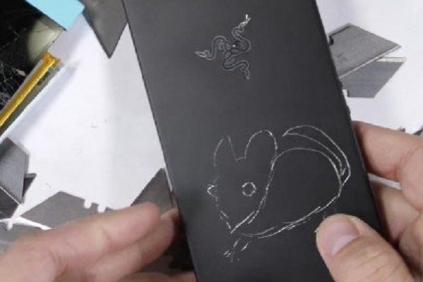 razer phone, test resistenza