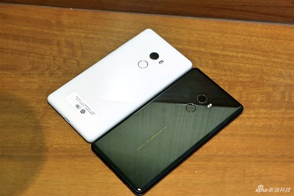 xiaomi-mi-mix-2-16 Xiaomi Mi Mix 2 Full Ceramic Version è potente, bello ed elegante - immagine 11