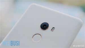 Xiaomi Mi Mix 2 Full Ceramic Version è potente, bello ed elegante - immagine 18