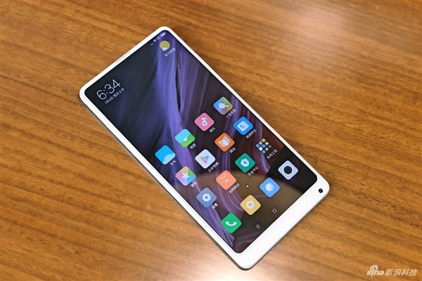 xiaomi-mi-mix-2-7-1 Xiaomi Mi Mix 2 Full Ceramic Version è potente, bello ed elegante - immagine 3