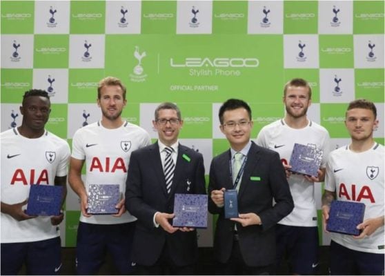 LEAGOO assieme alla squadra di calcio Tottenham Hotspur