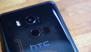 HTC U11+