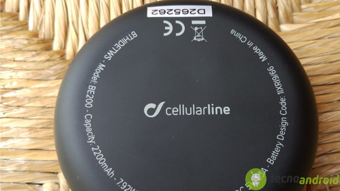 Cellularline Hide