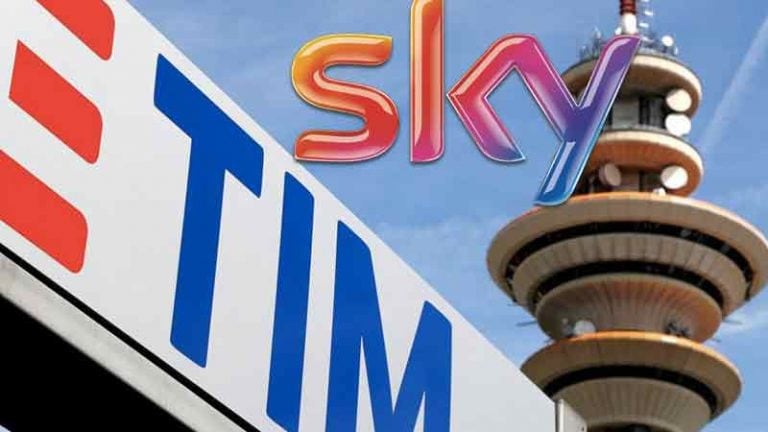 Sky e Mediaset come Tim e Vodafone: si torna alla fatturazione mensile per tutti