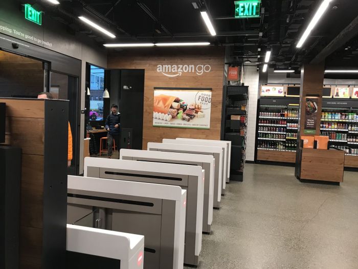 1 Amazon Go: minimarket senza cassiere, il negozio del futuro - immagine 2