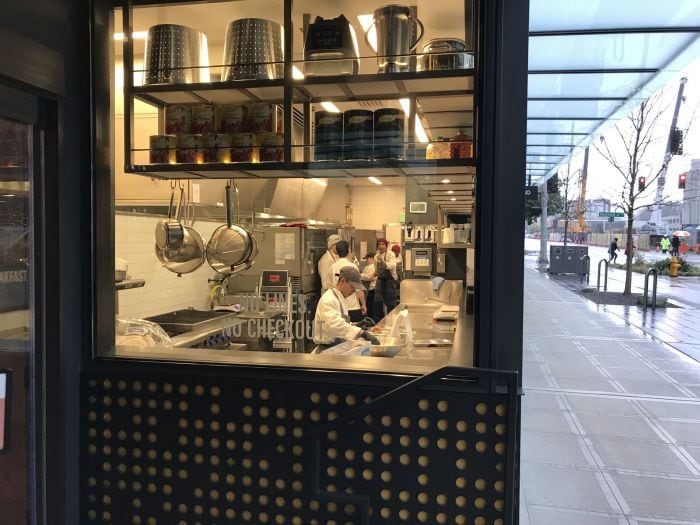11 Amazon Go: minimarket senza cassiere, il negozio del futuro - immagine 12
