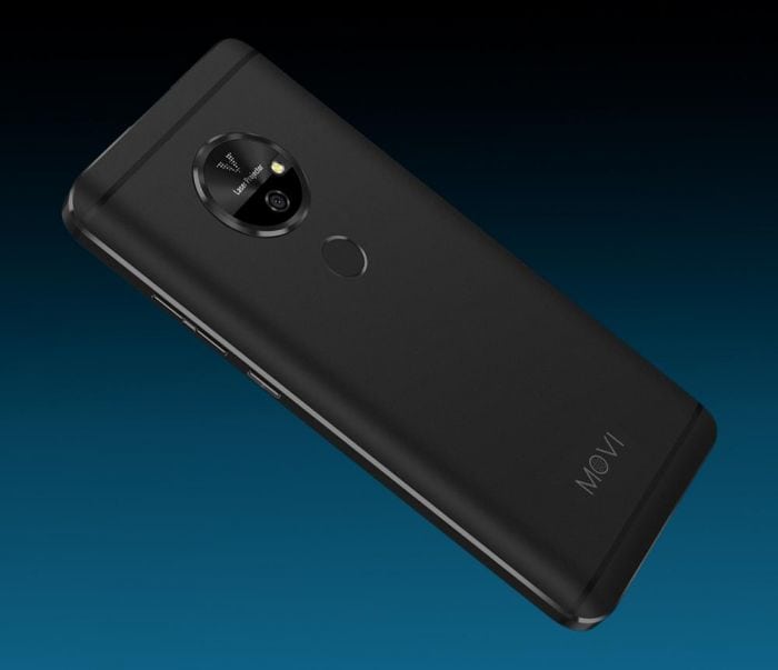 Il nuovo smartphone MOVI con proiettore integrato è stato presentato al CES