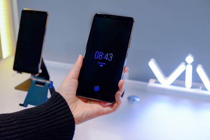 Vivo X20 Plus UD primo smartphone con lettore impronte sullo schermo
