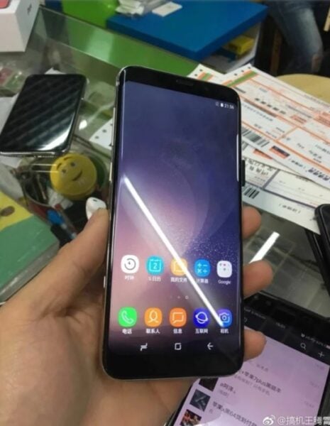 Samsung Galaxy S9 Plus, eccolo in tutto il suo splendore: prima foto dal vivo - immagine 2