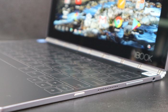 IMG_1409 Lenovo Yoga Book