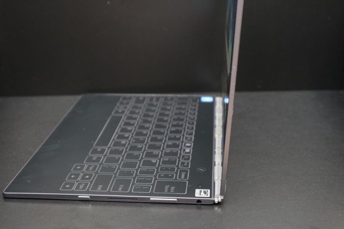 IMG_1431 Lenovo Yoga Book
