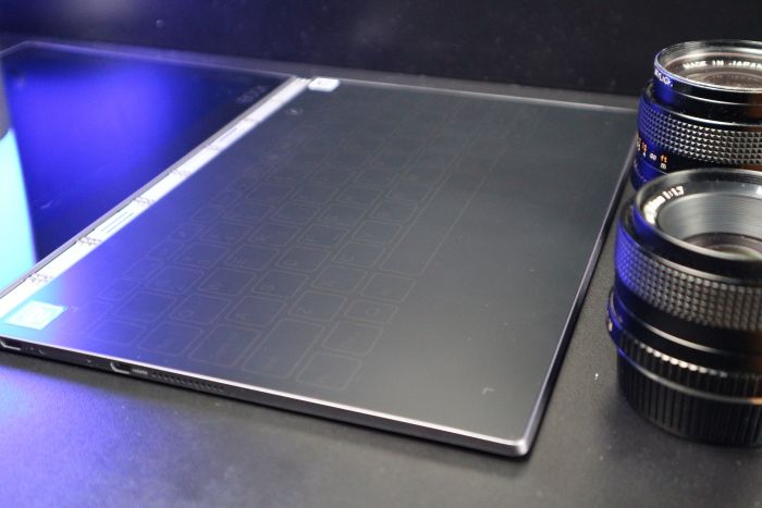 IMG_1577 Lenovo Yoga Book