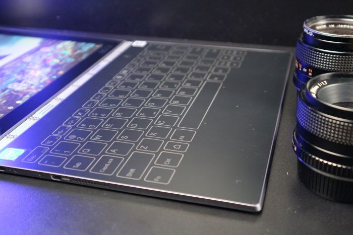 IMG_1578 Lenovo Yoga Book