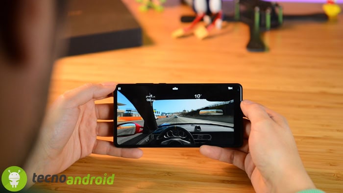 IPHONE_X_3__3D_MI_MIX_2__7C_Il_BORDERLESS (24)