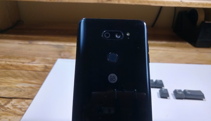 LG V30
