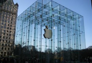 Iniziata la causa tra Apple e gli attivisti dell'Attac
