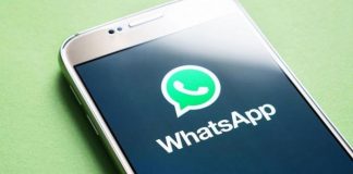 WhatsApp: il trucco per entrare nell'app e rispondere ai messaggi risultando offline