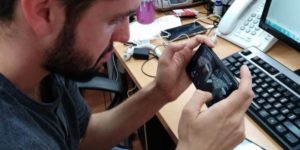 "Phubbing", l'atteggiamento che deteriora le relazioni personali