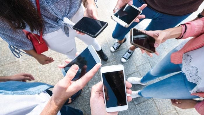 Dipendenza da smartphone: ha un nome ed è molto diffusa