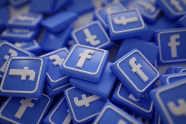 Facebook non darà vita al feed separato per le news