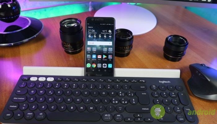 Logitech K780