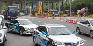 In Cina primo viaggio su auto senza conducente con passeggeri
