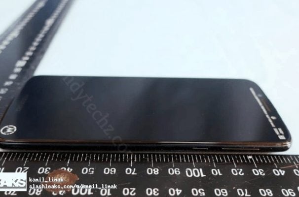 Motorola Moto G6 Play dimensioni