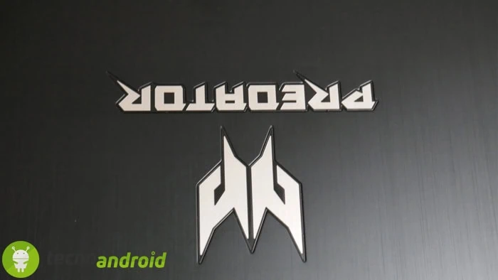 P1000057 Acer Predator Helios 300