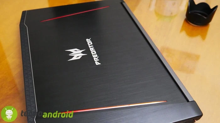 P1000063 Acer Predator Helios 300