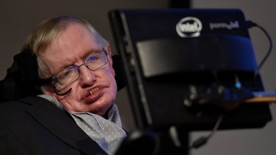 Stephen Hawking morto