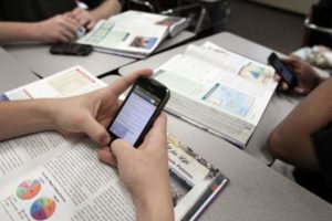 Inventata l'applicazione che motiva i ragazzi a usare meno lo smartphone