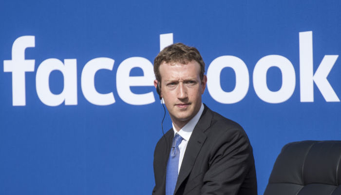 Facebook "sfrutta le debolezze umane"