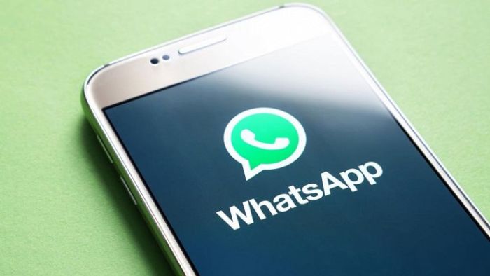 WhatsApp, il trucco per spiare ogni utente in chat, c'è un metodo legale al 100%
