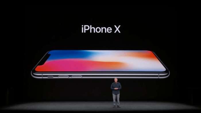 Apple, gli iPhone vendono meno del previsto