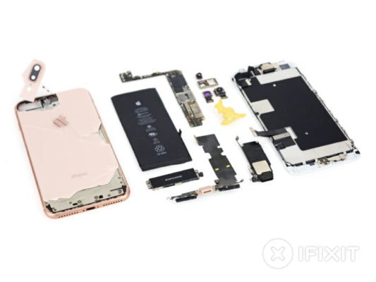 Apple, la compagnia in cerca del monopolio sulle riparazioni