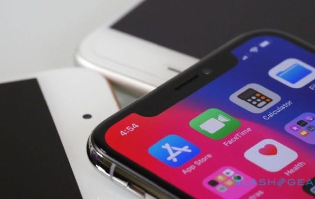 Apple, problema con la fornitura dei display