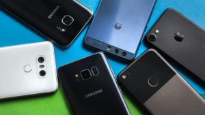 Smartphone, i giovani americano amano Apple