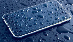 Smartphone, tra metallo e vetro