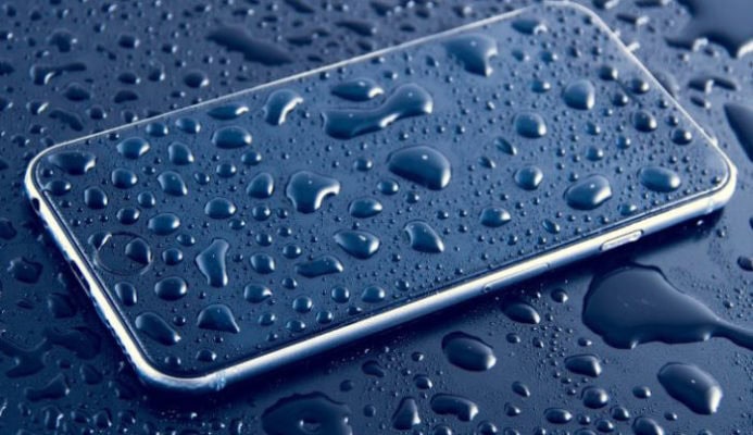 Smartphone, tra metallo e vetro