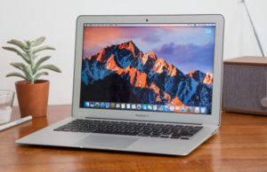 Apple ha richiamato alcuni MacBook 13 per batteria gonfia