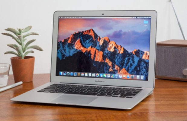 Apple ha richiamato alcuni MacBook 13 per batteria gonfia