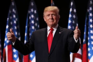 Trump, proposta di controllare Facebook per dare il visto per gli USA