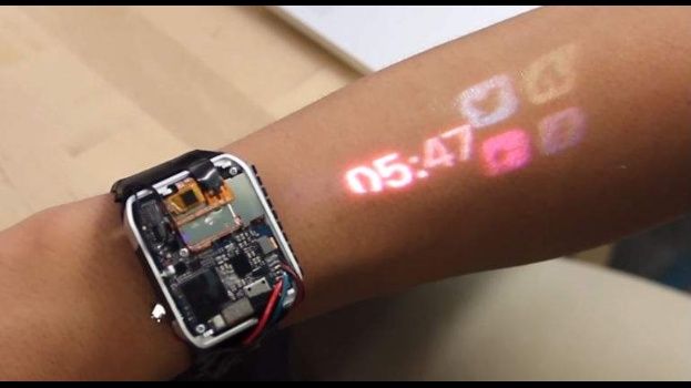 LumiWatch: il primo orologio che proietta un touch screen sul braccio
